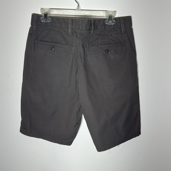 Men’s Gray GAP Khaki Shorts Size 33 - Picture 2 of 3